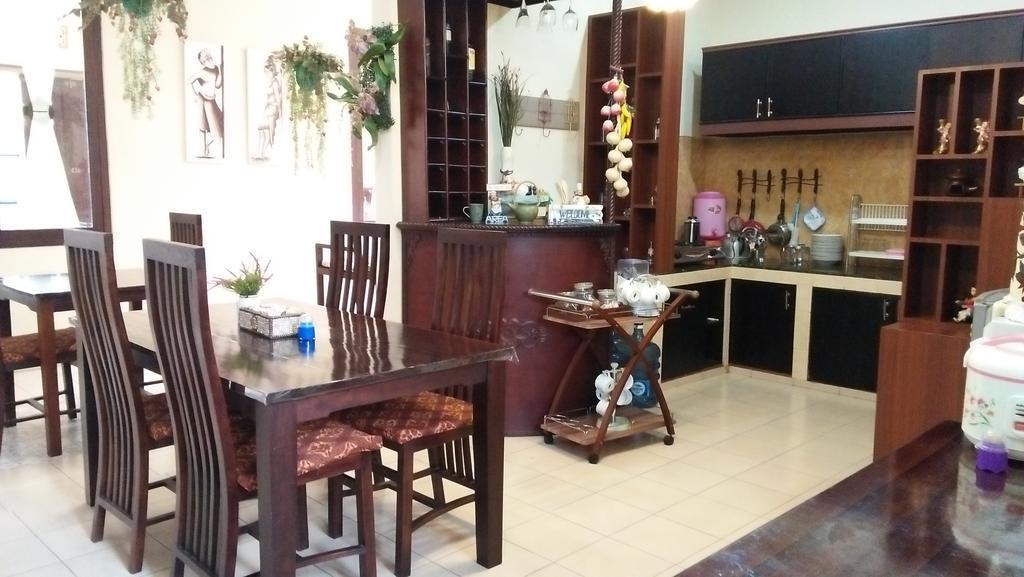 Roemah Canting Homestay Γιογκιακάρτα Εξωτερικό φωτογραφία